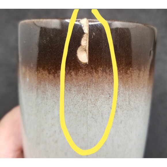 Vintage Peter Potts pinched tumbler pair one beautiful one with damage. - Picture 10 of 10